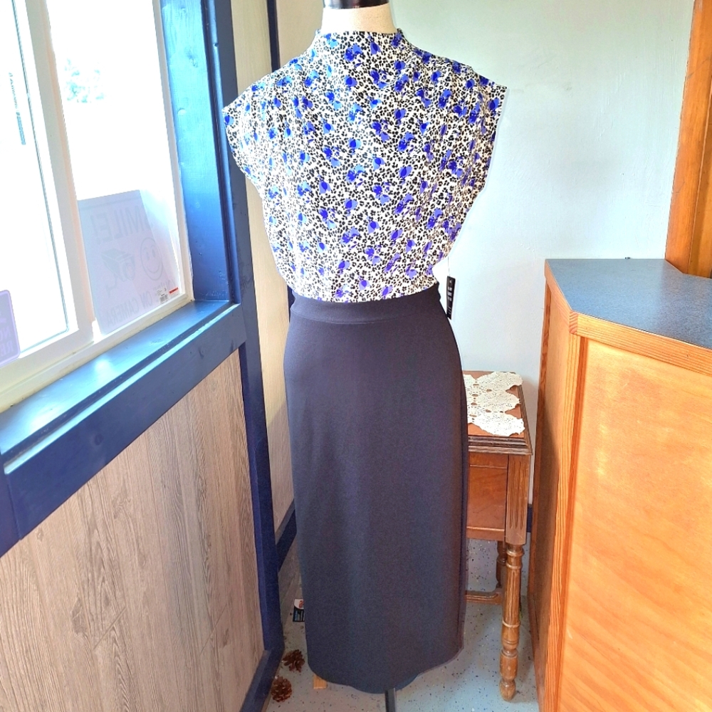 Express Floral Pencil Skirt Floral Dress, Size XS Style#07836655, NWT